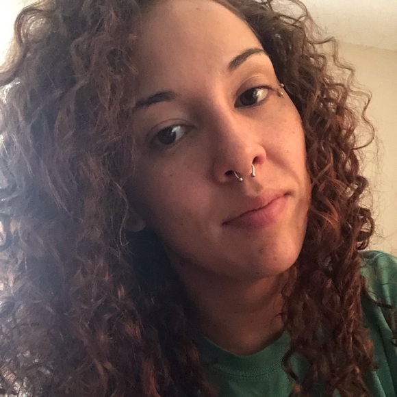 Meet your Posher, Alexis - Picture 1 of 1